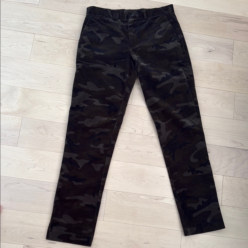 GAP Men’s Corduroy Green Camo Pants